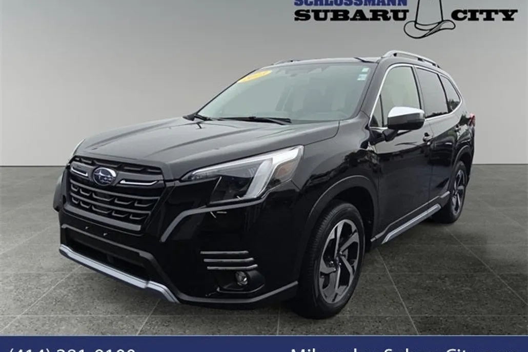 2023 Subaru Forester Touring photo 1
