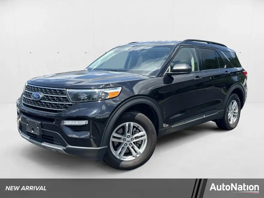 2024 Ford Explorer XLT photo 1