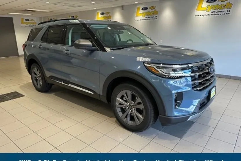 2025 Ford Explorer photo 1