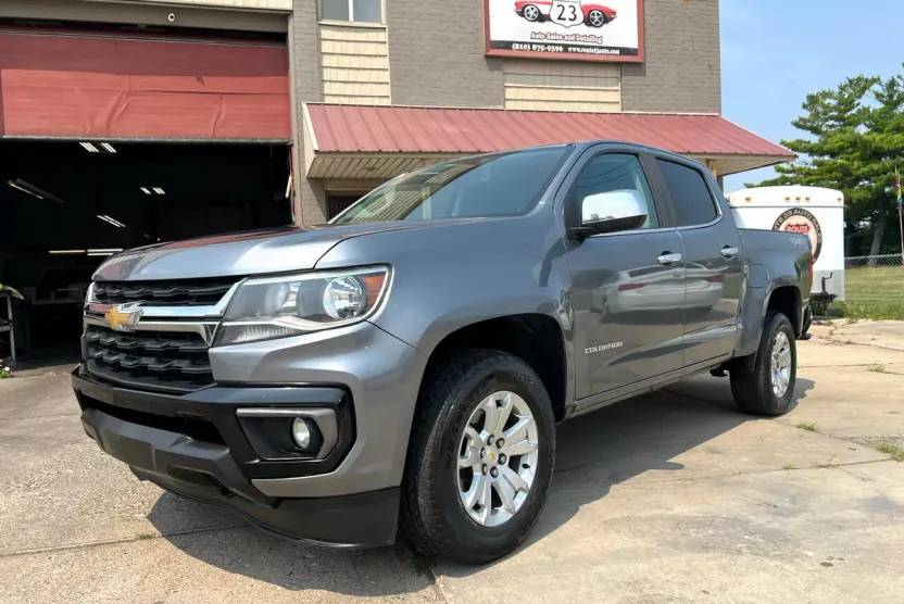 2022 Chevrolet Colorado LT photo 1