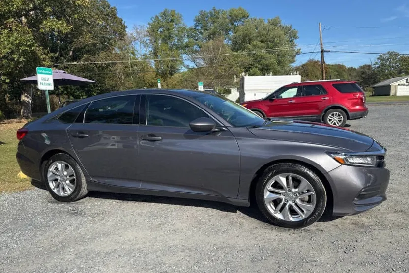 2019 Honda Accord LX photo 1