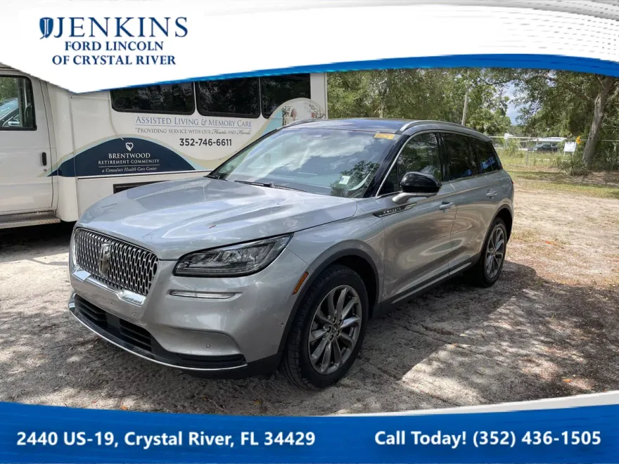 2022 Lincoln Corsair Standard photo 1