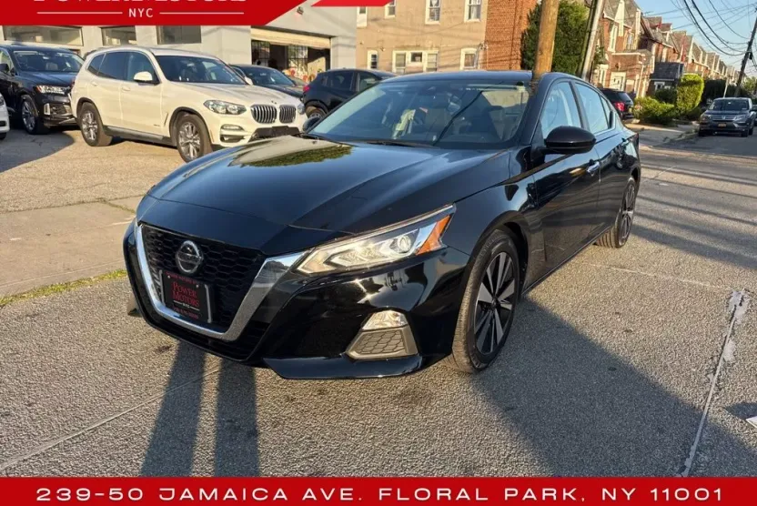 2022 Nissan Altima 2.5 SV photo 1