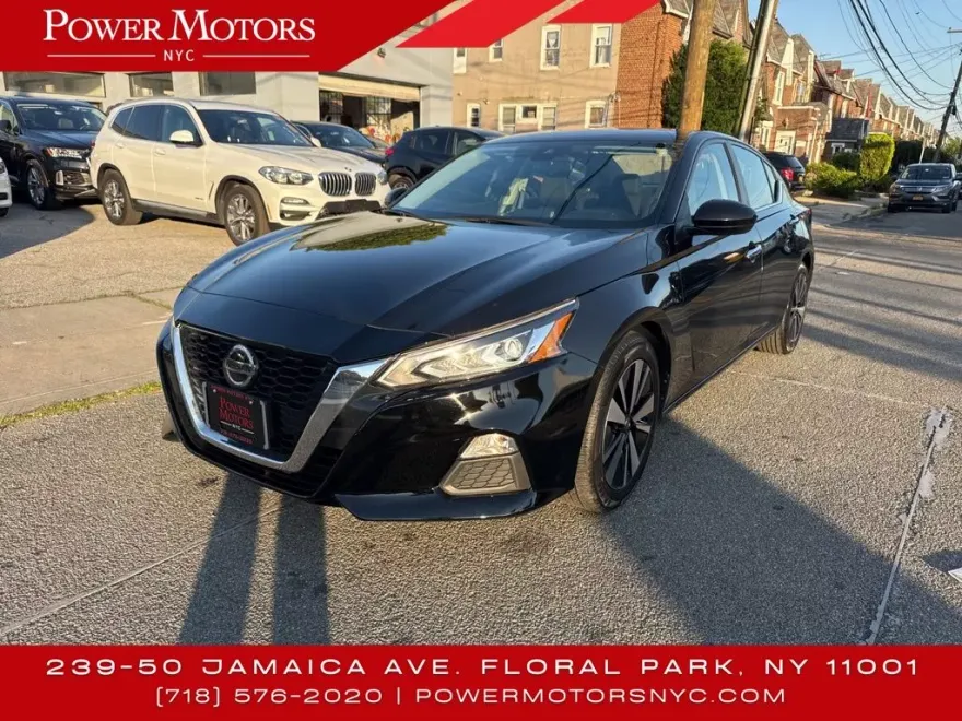 2022 Nissan Altima 2.5 SV photo 1