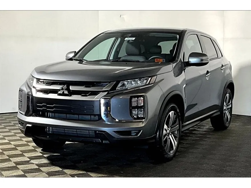 2025 Mitsubishi Outlander Sport SE photo 1