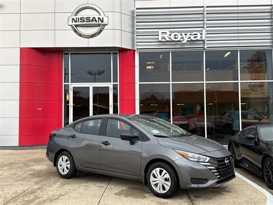 2025 Nissan Versa 1.6 S photo 1