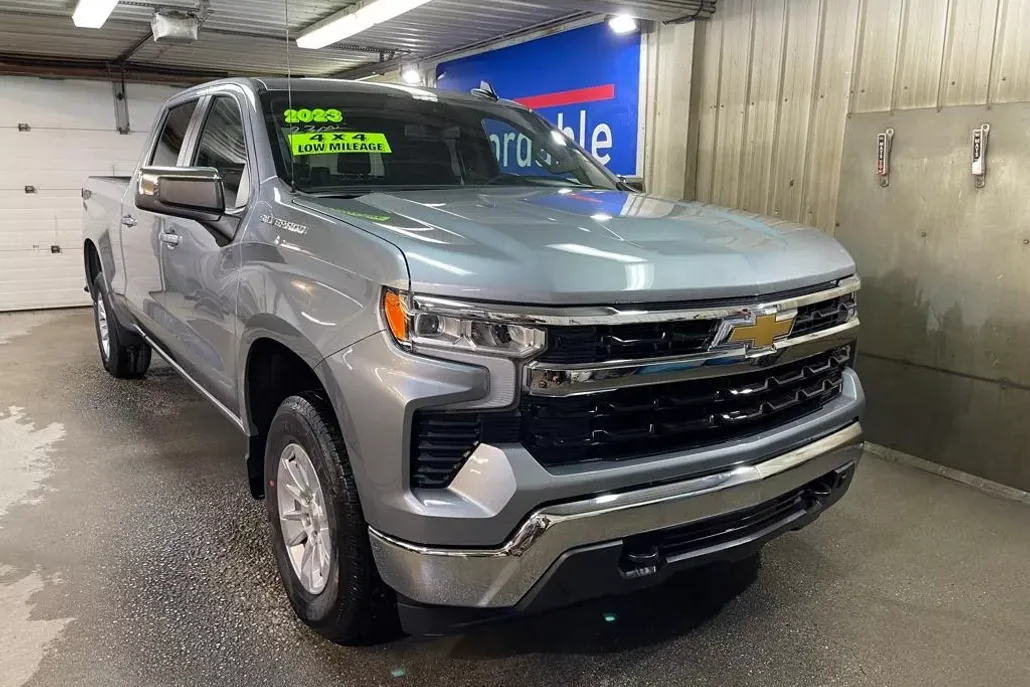 2023 Chevrolet Silverado 1500 photo 1
