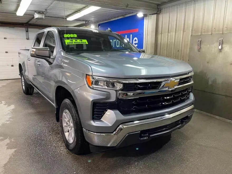 2023 Chevrolet Silverado 1500 photo 1