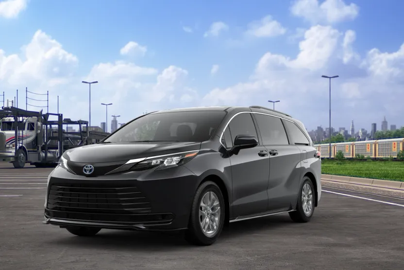 2025 Toyota Sienna LE photo 1