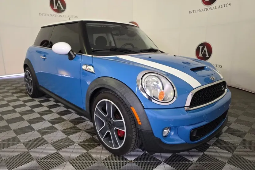 2013 Mini Cooper Hardtop Base photo 1