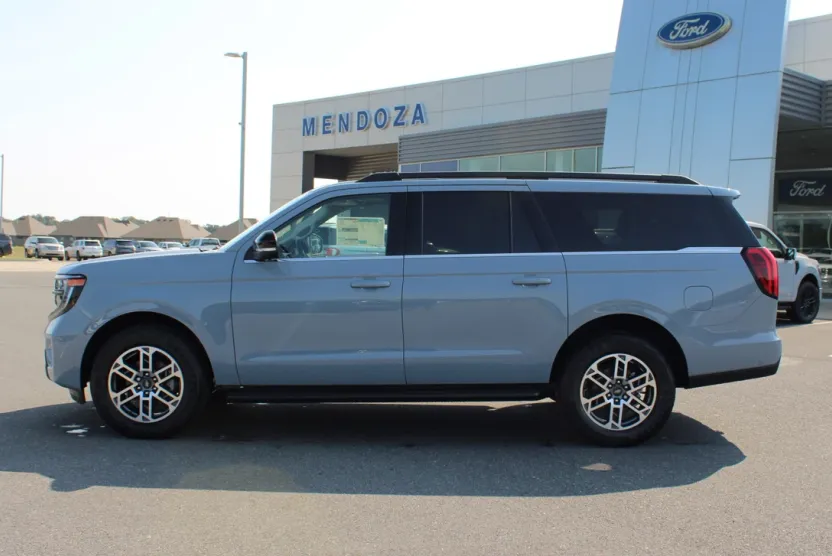 2025 Ford Expedition MAX photo 1