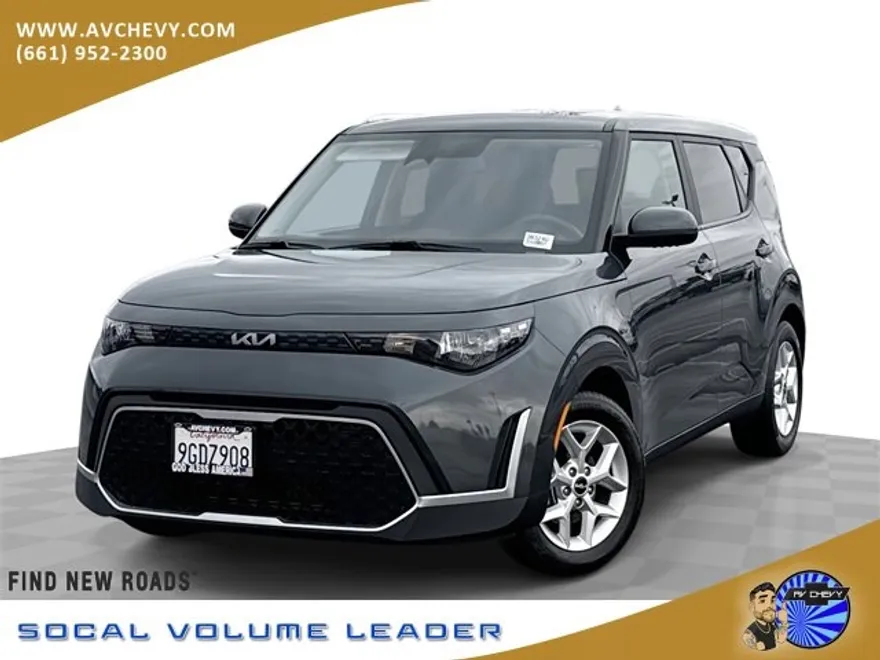 2023 Kia Soul LX photo 1
