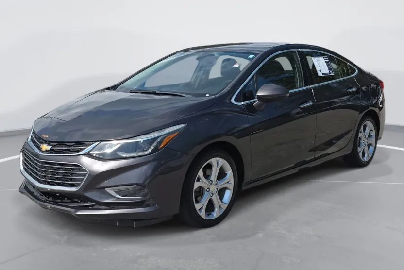 2017 Chevrolet Cruze Premier photo 1
