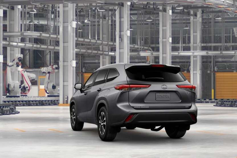 2025 Toyota Highlander Hybrid XLE photo 1
