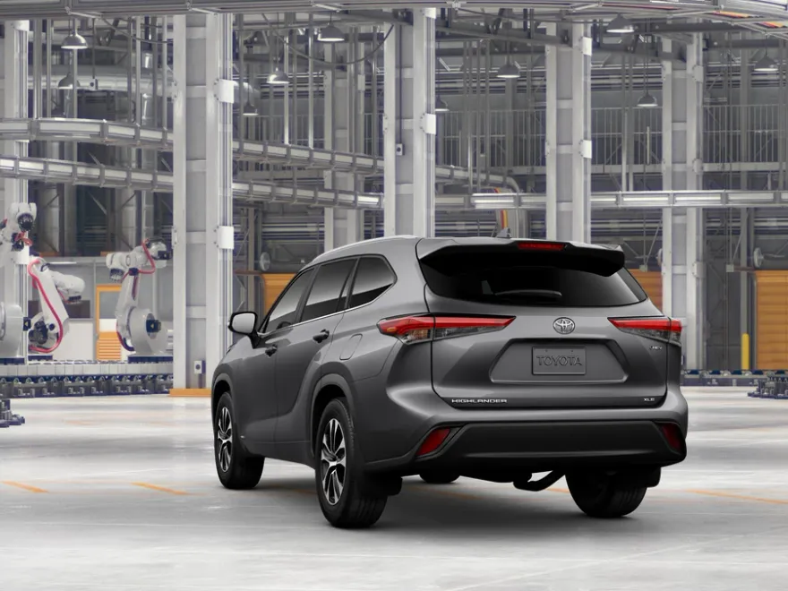 2025 Toyota Highlander Hybrid XLE photo 1