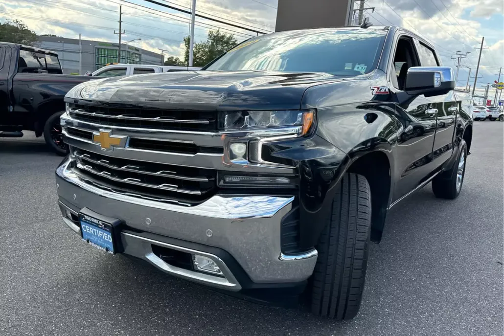 2022 Chevrolet Silverado 1500 LTZ photo 1
