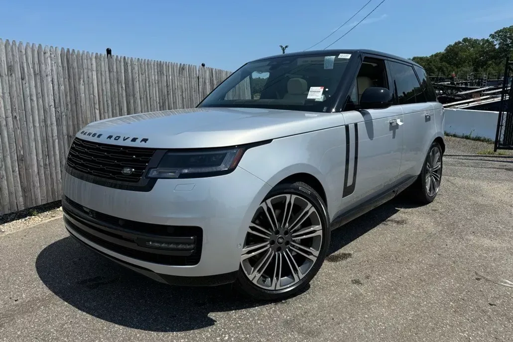 2025 Land Rover Range Rover SE photo 1