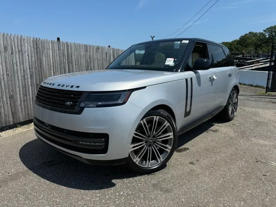 2025 Land Rover Range Rover SE photo 1