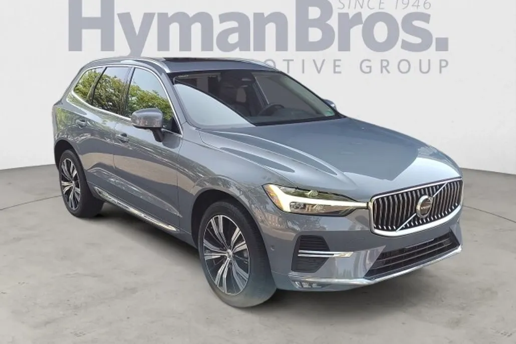 2023 Volvo XC60 Plus photo 1