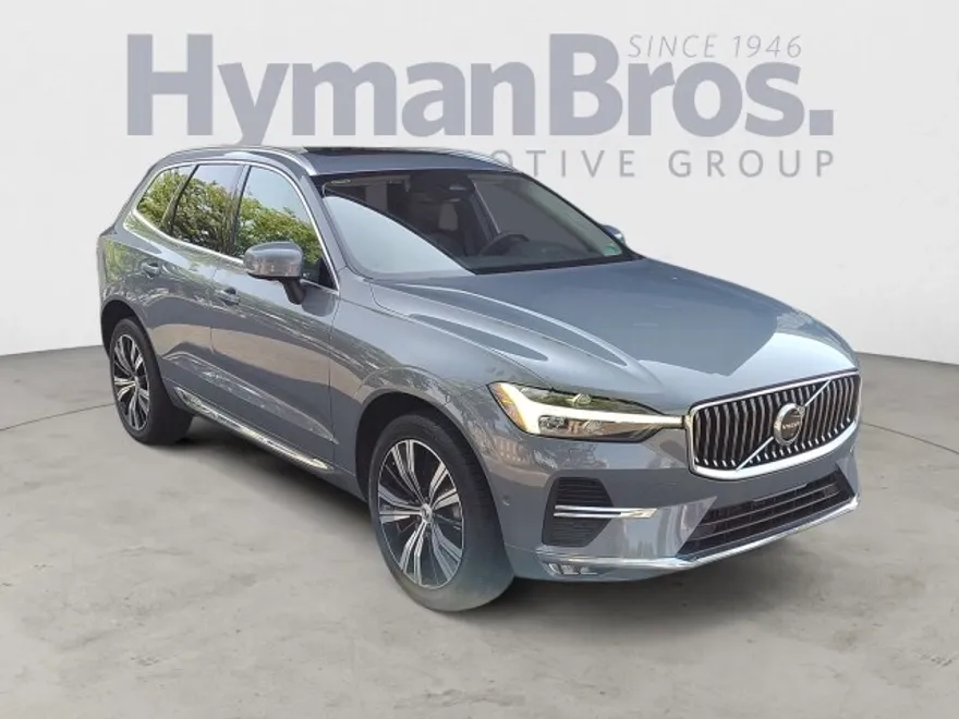 2023 Volvo XC60 Plus photo 1