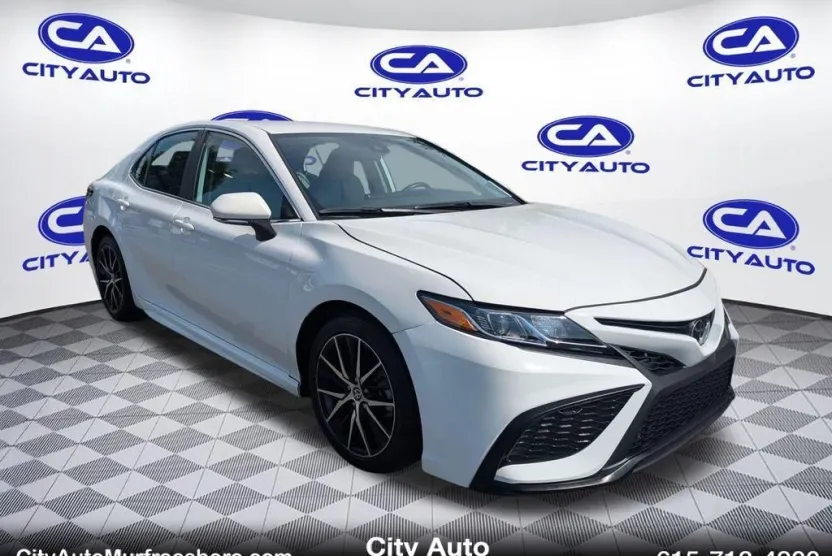 2023 Toyota Camry SE photo 1
