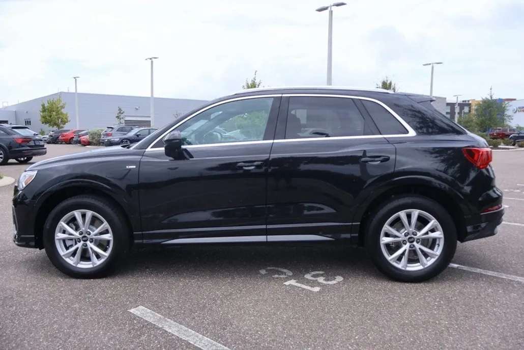2025 Audi Q3 Premium S line photo 1