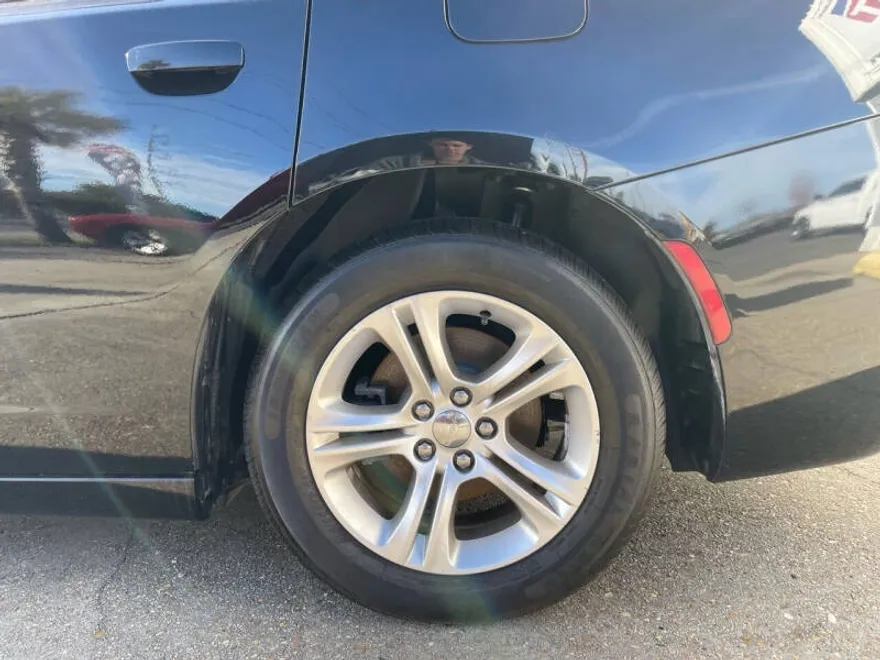 2020 Dodge Charger SXT photo 1