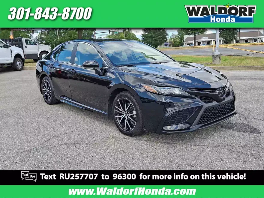 2024 Toyota Camry SE photo 1