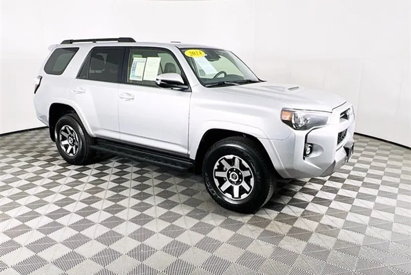 2024 Toyota 4Runner TRD Off-Road Premium photo 1