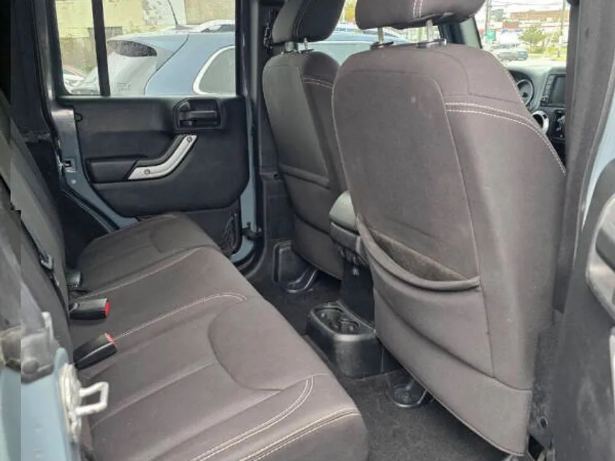 2014 Jeep Wrangler Unlimited Sahara photo 1