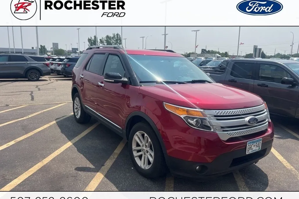 2015 Ford Explorer XLT photo 1
