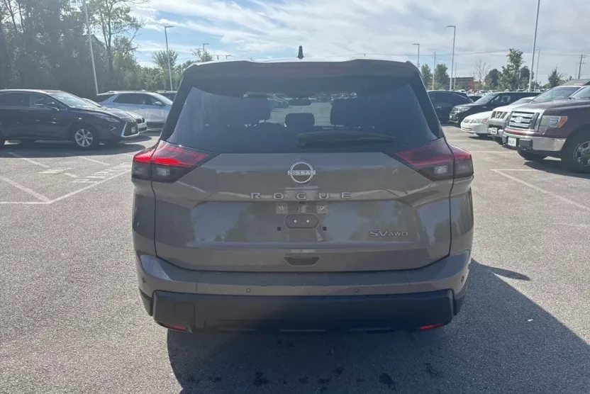 2024 Nissan Rogue SV photo 1