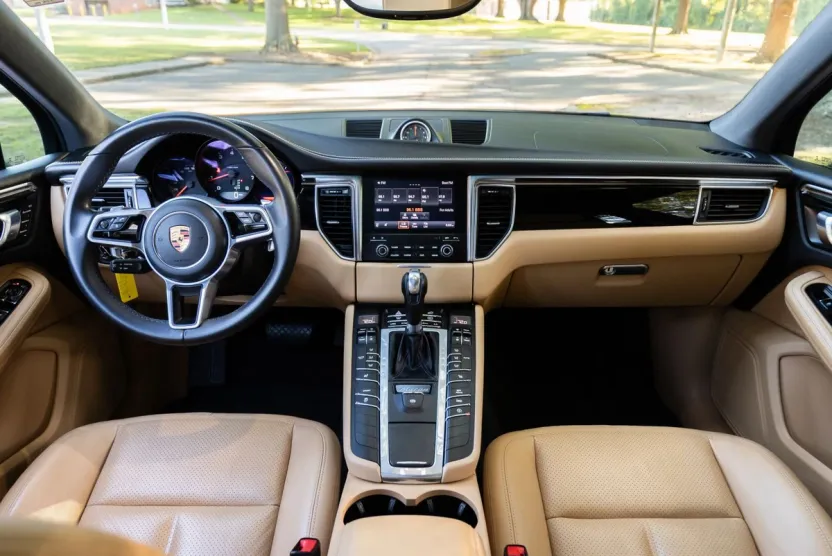 2018 Porsche Macan photo 1