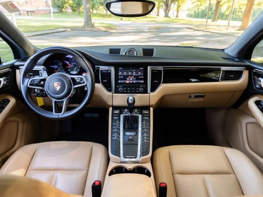 2018 Porsche Macan photo 1