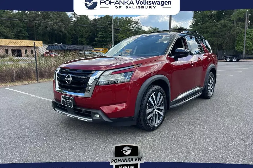 2022 Nissan Pathfinder Platinum photo 1