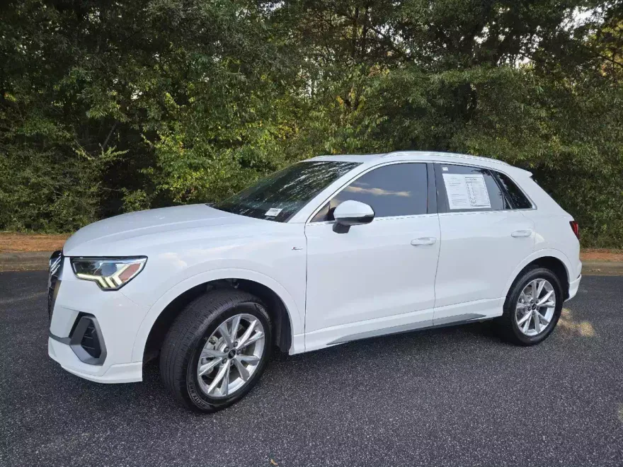 2023 Audi Q3 45 TFSI S line Premium photo 1