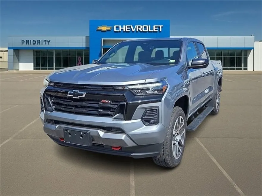 2024 Chevrolet Colorado Z71 photo 1