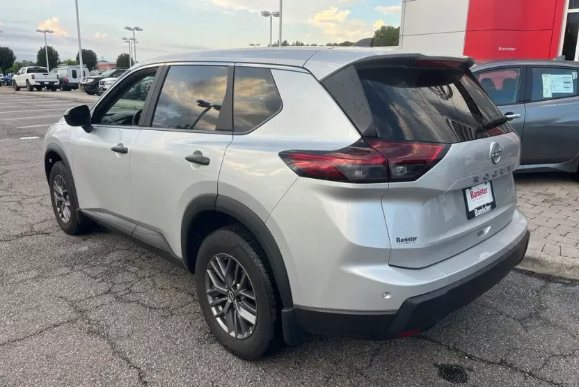2025 Nissan Rogue S photo 1
