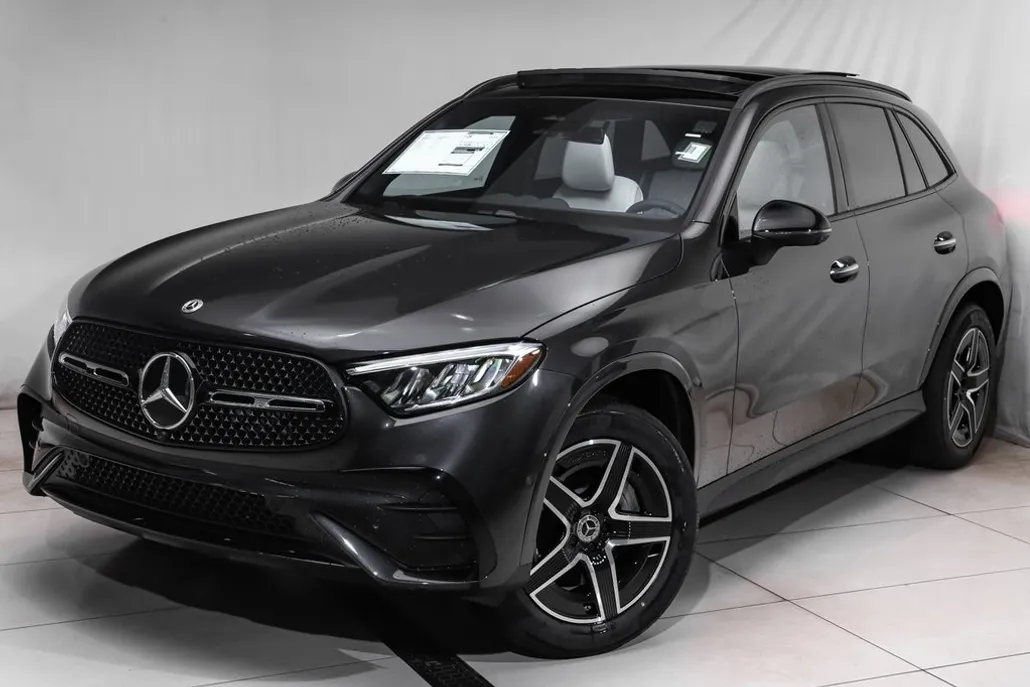2026 Mercedes Benz GLC 300 4MATIC photo 1