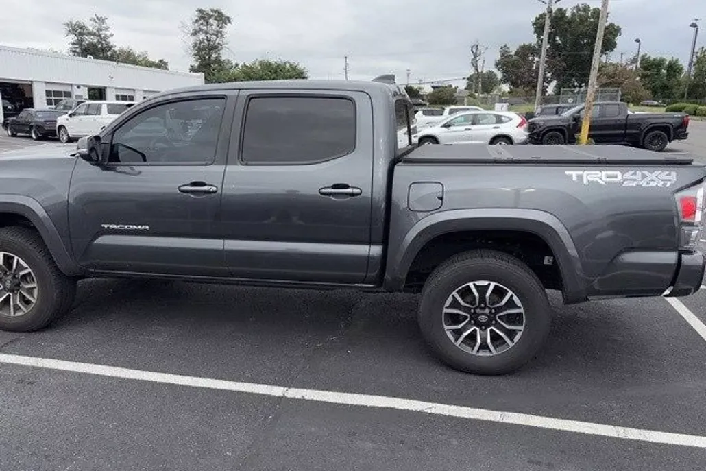 2023 Toyota Tacoma TRD Sport photo 1