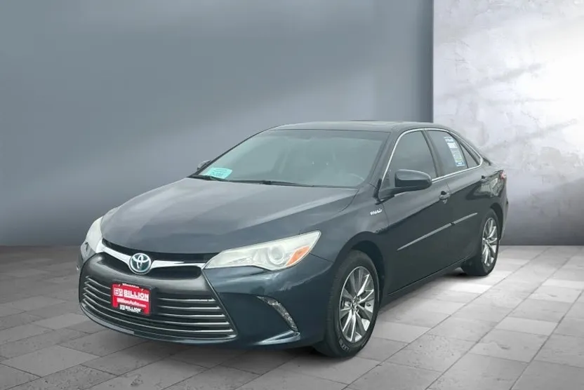 2016 Toyota Camry Hybrid XLE photo 1