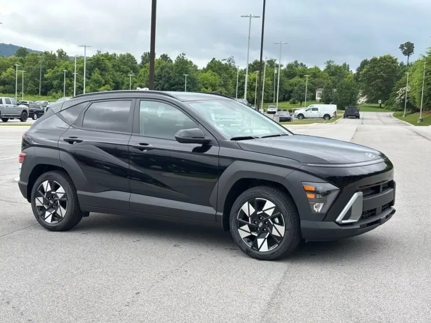 2025 Hyundai Kona SEL photo 1