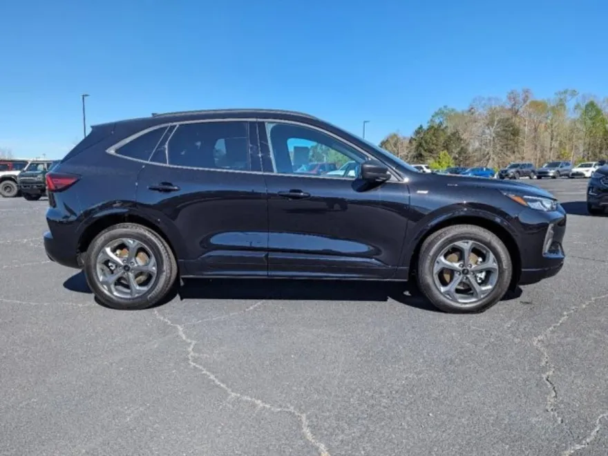 2024 Ford Escape ST-Line photo 3