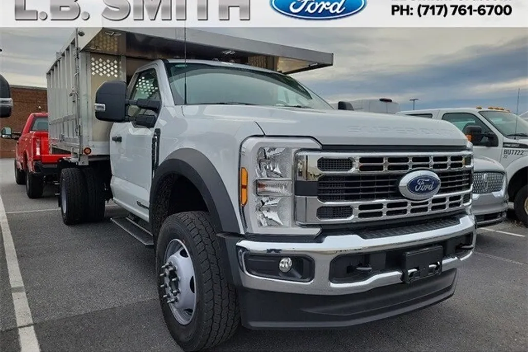 2024 Ford F-600 photo 1