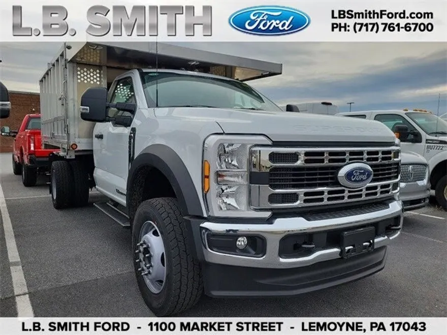 2024 Ford F-600 photo 1