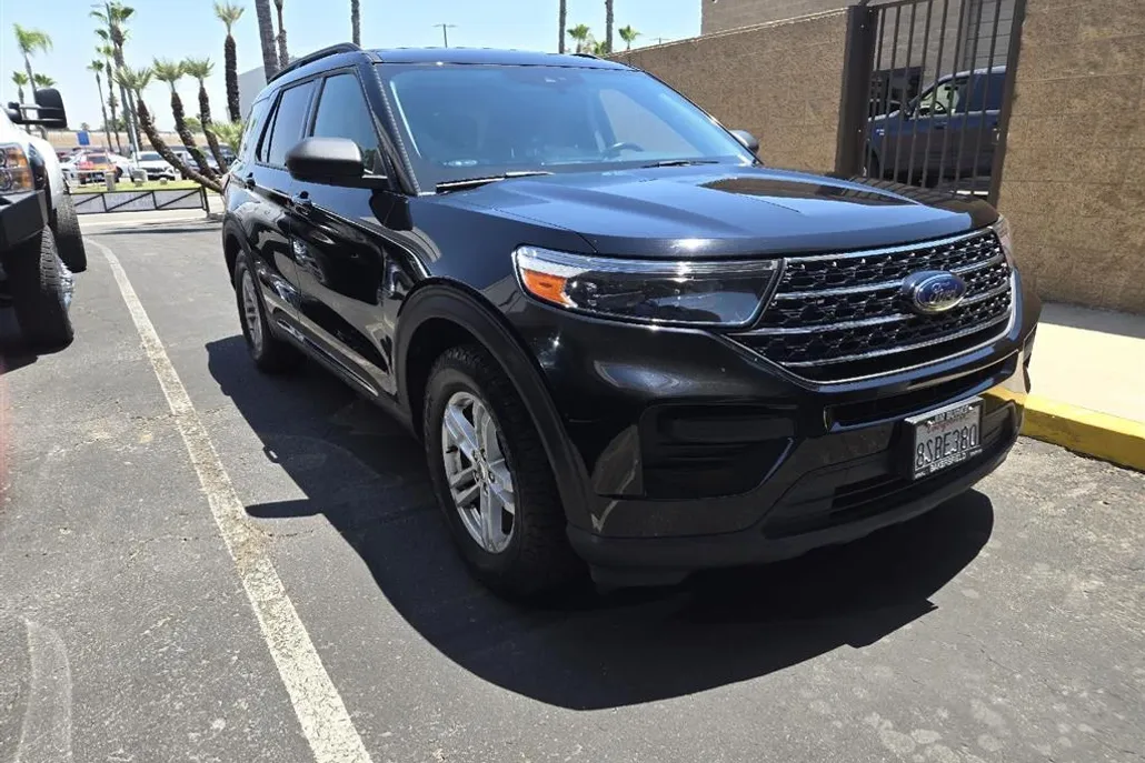 2020 Ford Explorer XLT photo 1