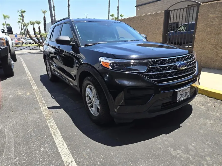 2020 Ford Explorer XLT photo 1