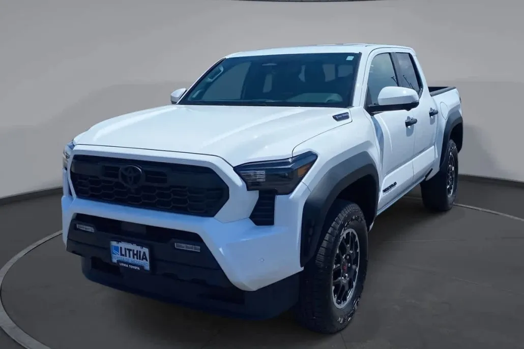 2025 Toyota Tacoma TRD Off-Road Double Cab photo 1