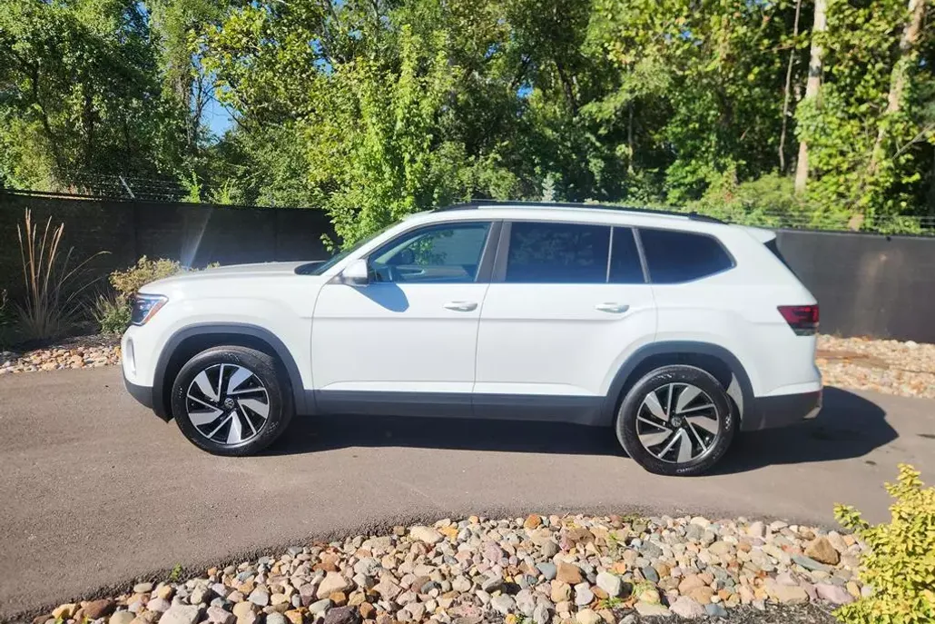 2024 Volkswagen Atlas SE Technology photo 1