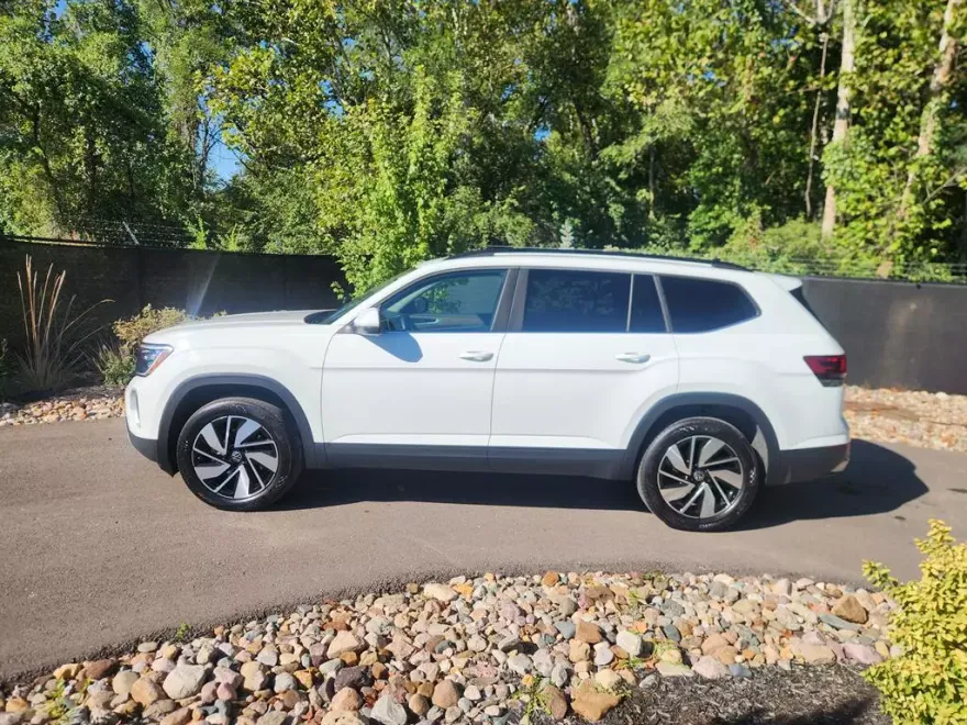 2024 Volkswagen Atlas SE Technology photo 1
